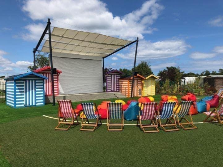 Golden Sands Beach Activities Sea Holiday Relax Mablethorpe Exterior foto
